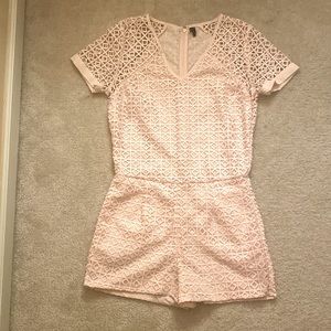 Geometric designed pink rhomper